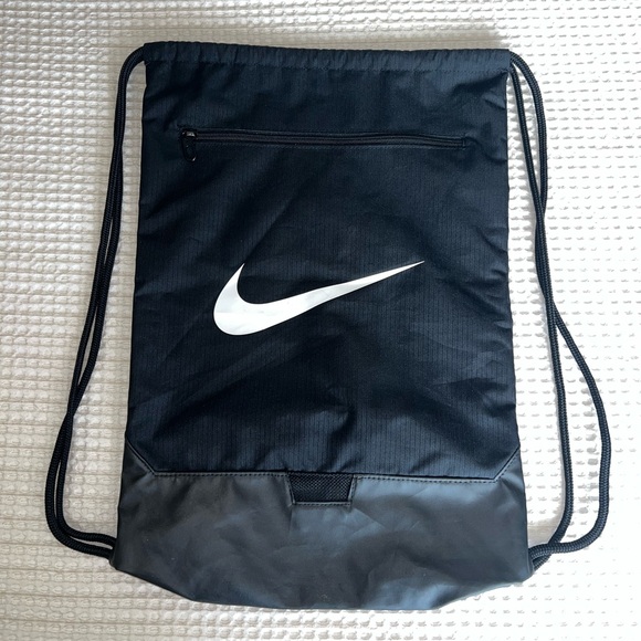 Nike Black and White Drawstring Backpack - Picture 1 of 2